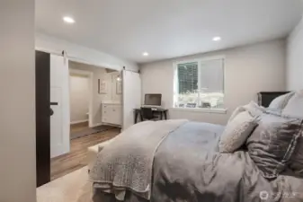 Building DADU Lower:  Fully remodeled with a   separate private access.  1 bed / 1 full bath  Full kitchen with quartz counters  Full laundry room  A/C mini-splits  Cat5 Wired with WIFI  Sliding doors to patio  Additional access to shop