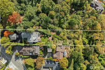 Large lot adds to privacy and a getaway paradise feeling.