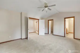 17.1" x 13.7" Primary room dimenstion