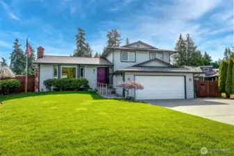 Well maintained Meadowdale home.