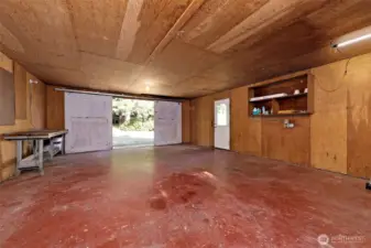 Convenient pass-through barn doors.
