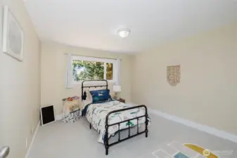 2nd bedroom