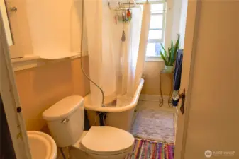 Original clawfoot tub