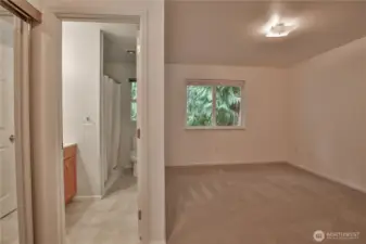 Primary Bedroom with en-suite 3/4 bathroom