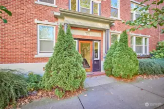 Stunning architectural with tons of Seattle old-world charm.