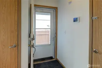 Let's go in! This is the entry foyer