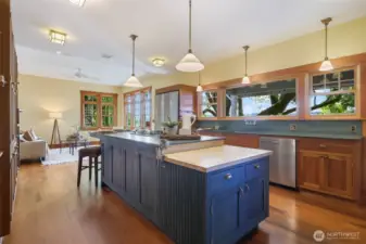 Another view of the kitchen. What a great view to wash dishes by!