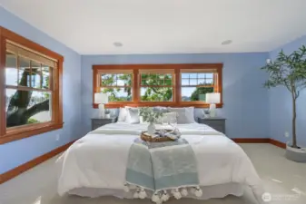 Large, bright primary bedroom.