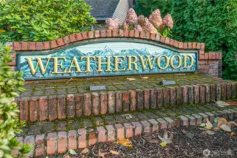 Weatherwood is in the heart of South Lake Sammamish. Take a quick jaunt or ride to a nearby trail, community park, or beachfront.