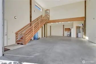 Shop Interior w/1/2 Bath