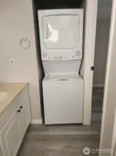 Washer/Dryer in Bathroom