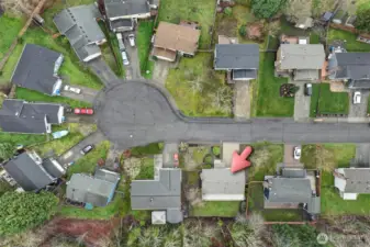 Cul-de-sac location!