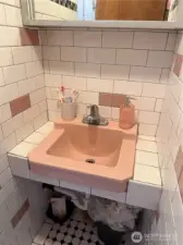 Retro sink unit A
