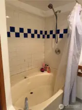 Retro tub/shower unit B