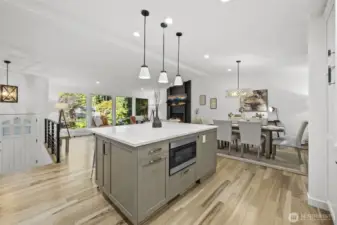 Clean & Seamless Space for Entertaining!