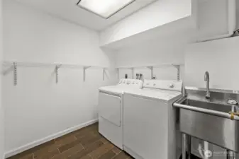 Large Laundry Room w/Stainless Steal Sink