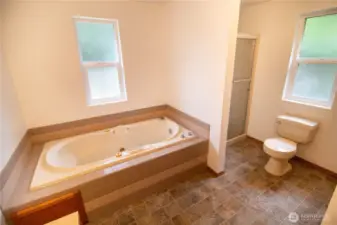 Another view of the primary ensuite!