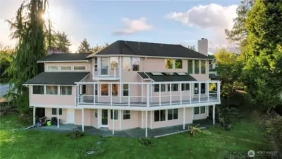 Rear of house & back yard