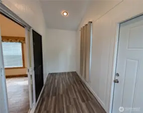 Front entry with bonus room