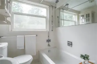 Full bath upstairs