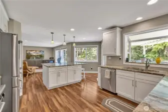 A large 5 x 6 granite island complements this kitchen.