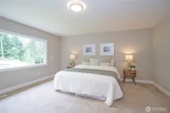 Main Suite Large Bedroom