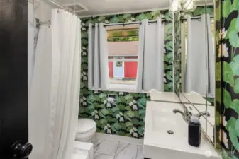 The Cabin full bath