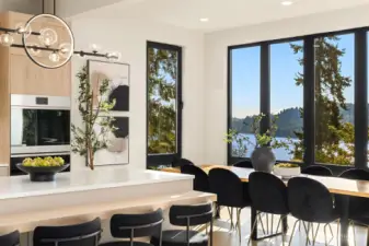 Everyday elegance – Lake views transform casual dining into something extraordinary.