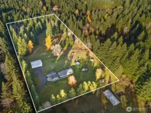 Property lines are approximate.