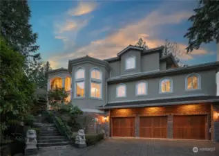 Exceptional custom-built view home