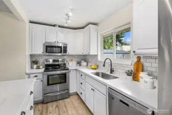Open kitchen to the dining room