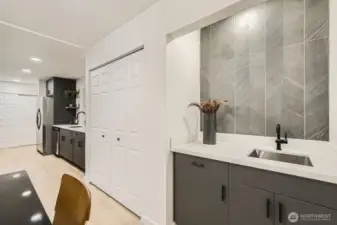 Wet bar and Pantry
