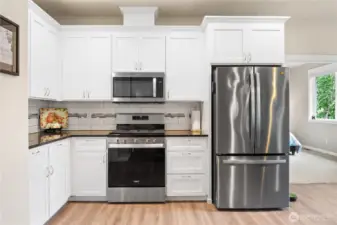 Beautiful Stainless Steel appliances.