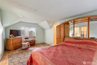 Primary Bed upstairs