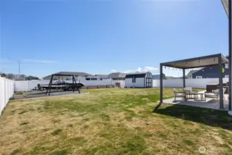 Notice side gate on fence from Grant street to the left of the boat for additional parking and access to the backyard.
