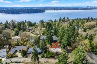 Prime Mercer Island location on a 9,630 SF corner lot with quick access to I-90, top-rated schools, and easy commuting to Seattle and Bellevue.