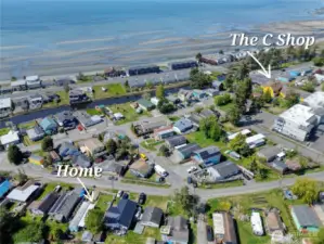 Aerial view of location - so close to beach!