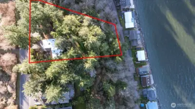 The double lot extends to just beyond the bluff edge