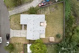 Fantastic lot for gardening, relaxing or pets!