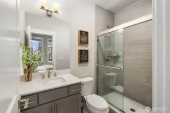 Main Level Guest Suite