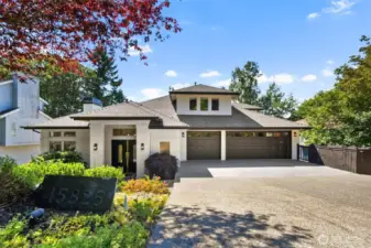 Beautiful forever home in Kenmore!