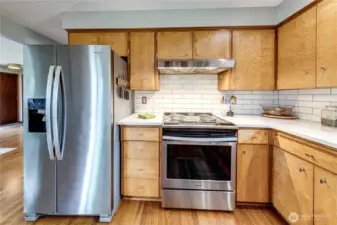 New Stainless Appliances/Quartz
