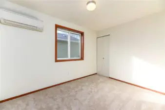 2nd bedroom