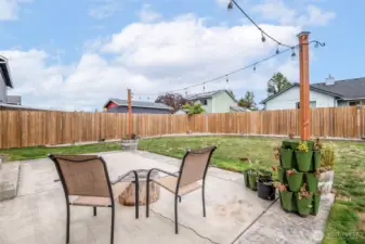 Newer patio w/ bistro lights