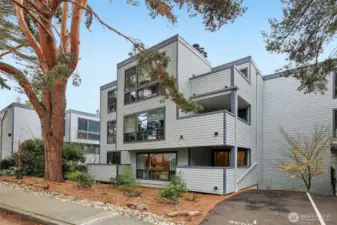 Make this YOUR home today!