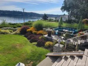 Mature landscaping in Spring/Summer