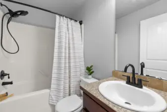 Upstairs guest 1/2 bathroom