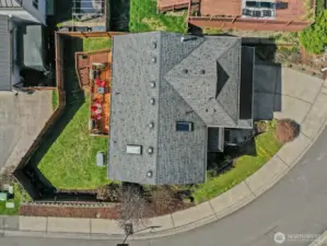 The Mill Creek Town Center and Thrashers Corner are nearby for all of your dining and shopping needs.