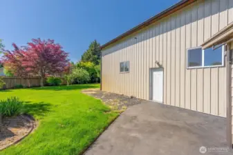 Large Shop with RV hook ups