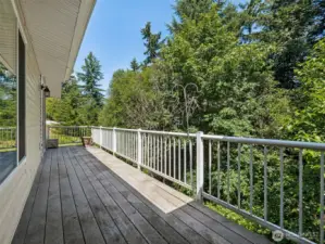 South facing deck offers beautiful sunny mornings and shade in the evening when you need to cool down...